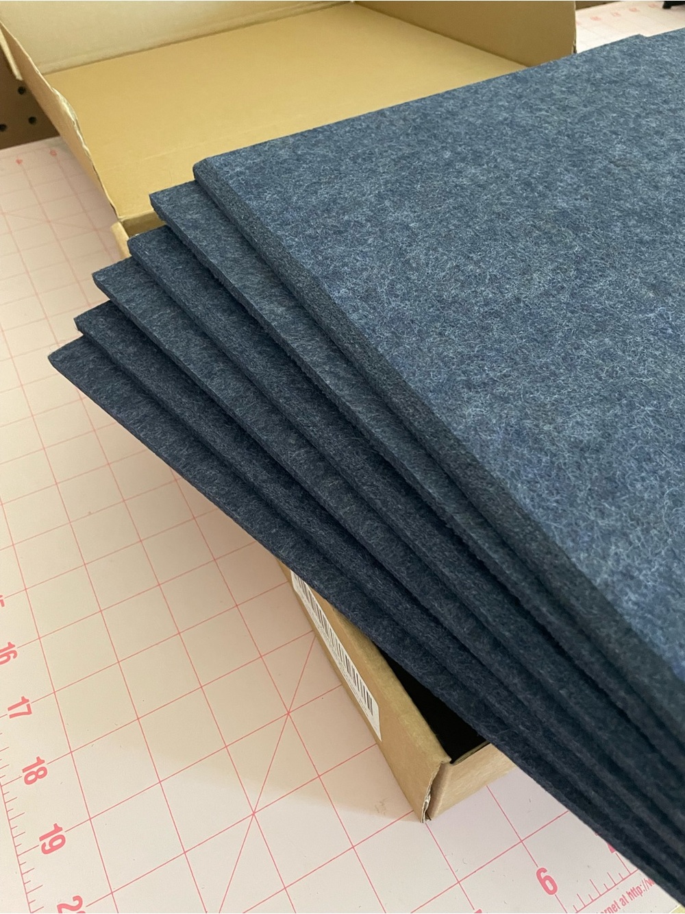 20 NEW Dark Blue or Black Square Felt Board Panels - Picture 2 of 5